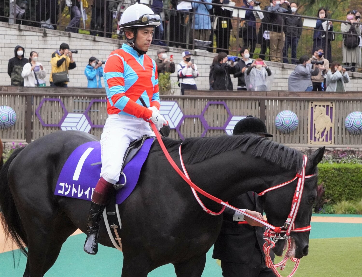 天皇賞・秋では2着に敗れたコントレイル　©Satoshi Hiramatsu
