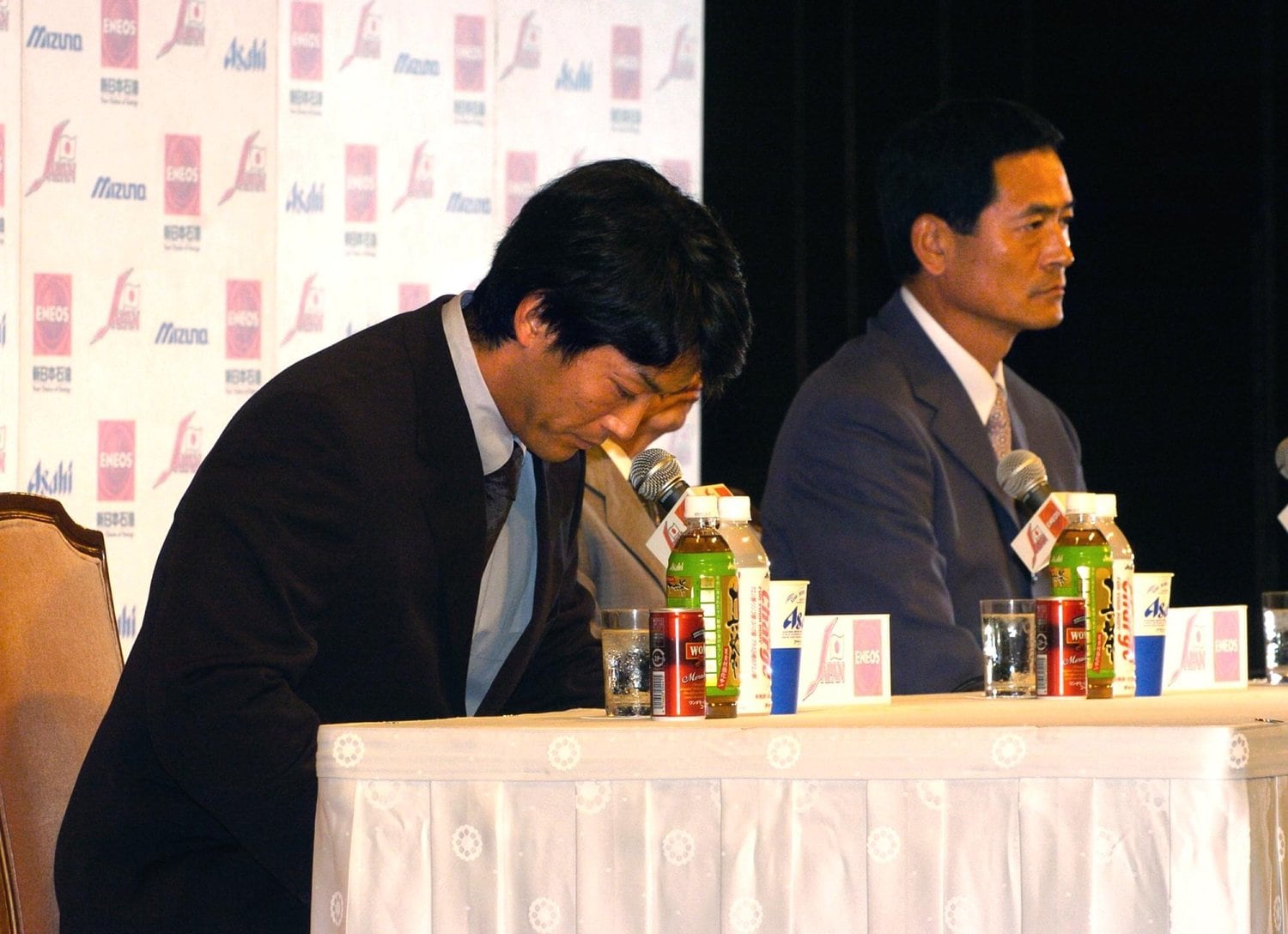 長嶋監督のアテネ行き断念を発表した長男の一茂氏 (C)Sankei Shimbun