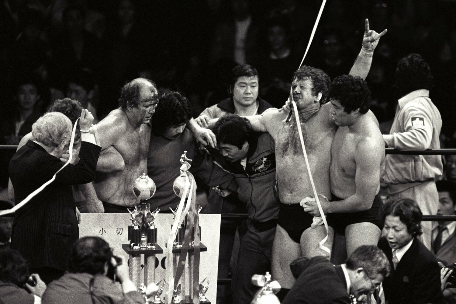 兄のドリー・ファンク・ジュニアと組んで世界最強タッグリーグ戦に優勝したテリー・ファンク。1982年12月13日、蔵前国技館