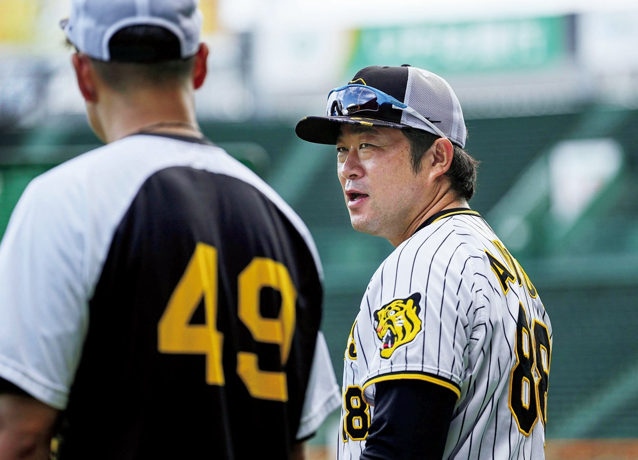 安藤優也／1977年12月27日、大分県生まれ。2002年にトヨタ自動車から自由獲得枠で阪神入団。リリーフから先発に転向した'05年には最高勝率でリーグ優勝に貢献した。その後も先発、中継ぎとして活躍。'17年に引退後、阪神の育成コーチなどを経て、今年から一軍投手コーチに　©KYODO