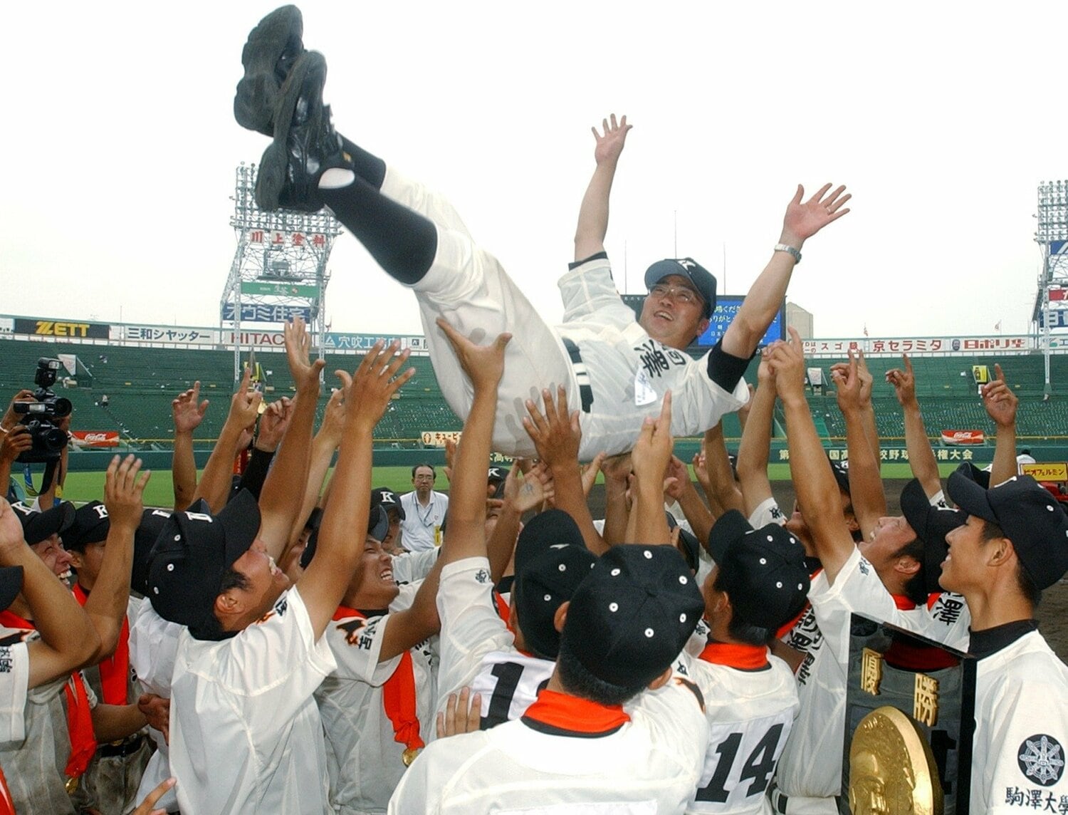 駒大苫小牧時代、夏の甲子園で優勝、優勝、準優勝と「2.9連覇」を果たした香田監督　©JIJI PRESS