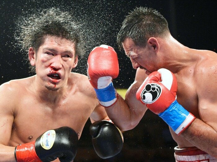 井上尚弥も乗せられた？ 「気持ちが攻撃に振り切れてしまう」米国でのファイトを最も知る男・亀海喜寛が見た井上戦「歓声が日本と段違いなので」＜Number Web＞ photograph by Naoki Fukuda