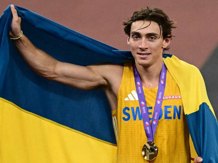 「質問の意図が分からなかった」世界陸上で衝撃の新記録…棒高跳・デュプランティスに会見で飛んだ“まさかの質問”の中身 「少し視点を変えますが…」＜Number Web＞ photograph by AFLO