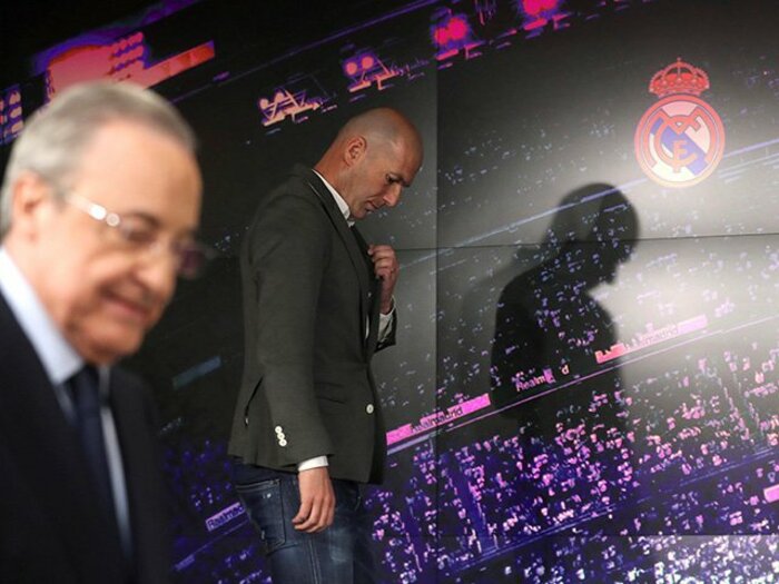 ジダンはなぜマドリーに戻ったか。会長との不仲を超えた計算と激情。＜Number Web＞ photograph by Uniphoto Press