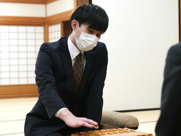 プロ棋士になるため、27歳で無職に…小山怜央が振り返る「3回目の受験」「不安の第一はお金のことだった」＜Number Web＞ photograph by JIJI PRESS