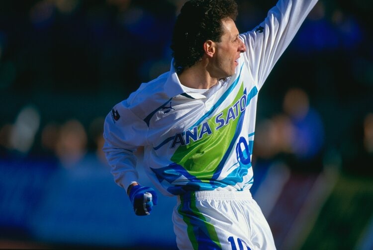 寝耳に水。悔し涙を流した」“横浜フリューゲルス消滅の舞台ウラ”元