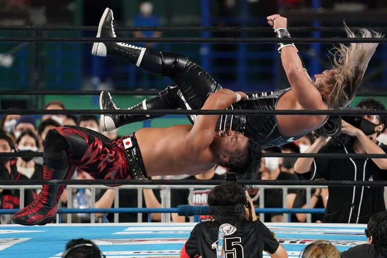 9月5日の復帰戦でEVILの挑戦を受けた鷹木信悟