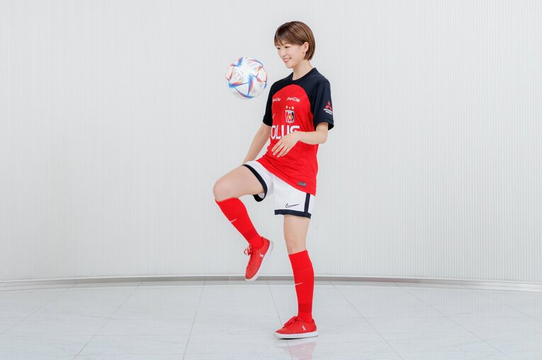 眞嶋さんの「ウマすぎリフティング」連続写真　©Kiichi Matsumoto