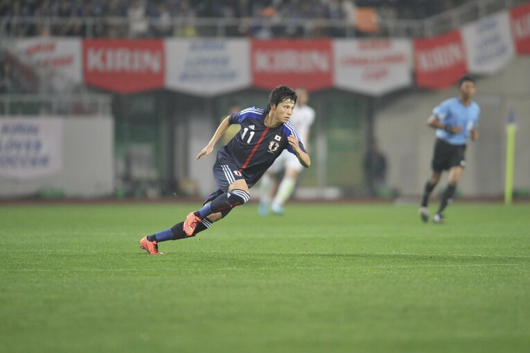 日本代表でプレーする宮市（2012年）©︎Miki Fukano