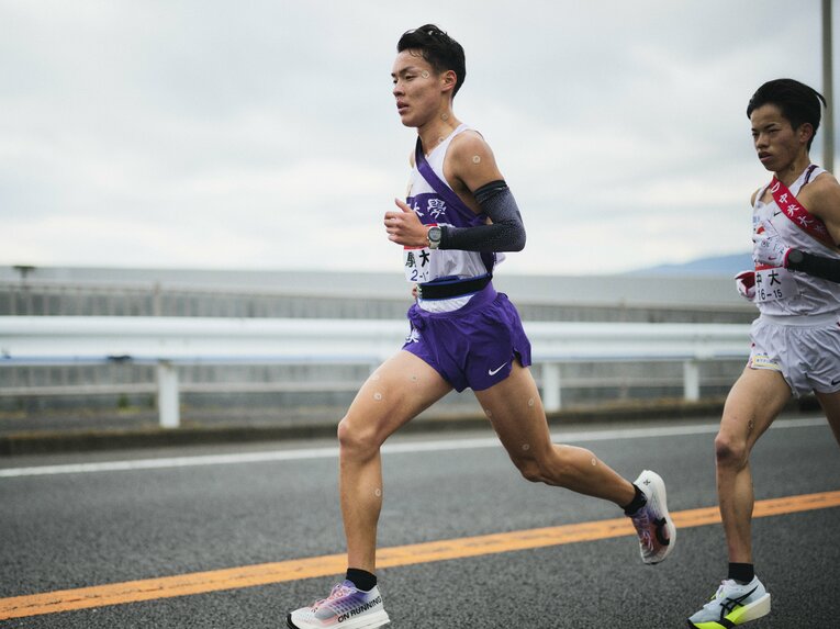 第101回の箱根では7区で区間新の圧倒的な走りを見せたエース佐藤　©Yuki Suenaga