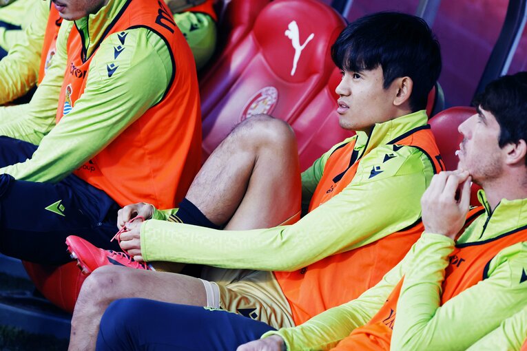 「久保建英に疲労感が…」日本代表で2万6000キロ移動の強行日程も「韓国人FWとユニ交換」ソシエダで途中出場、現地カメラマンが見た表情(2)