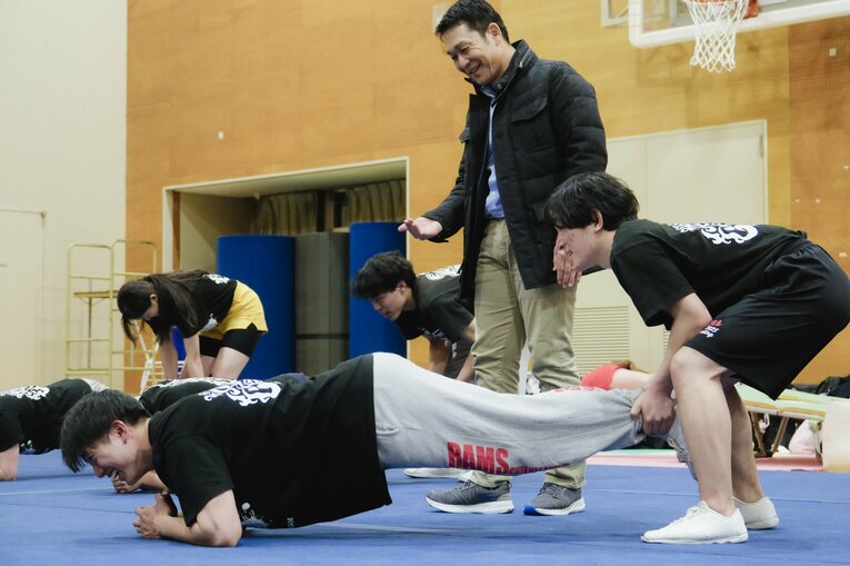 現在の東外大チアリーディング部の練習風景。部員は80人を超えるという　©Wataru Sato