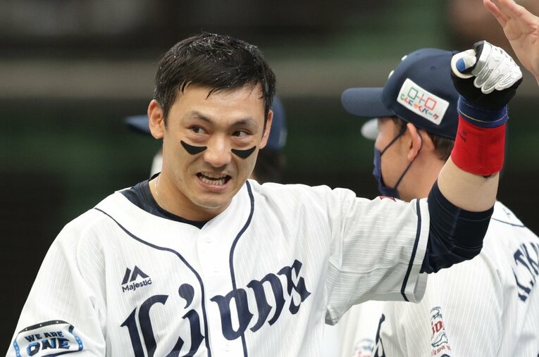 ライオンズ一筋のレジェンド・栗山巧がついにユニフォームを脱ぐ日が来た ／ photograph by SANKEI SHIMBUN