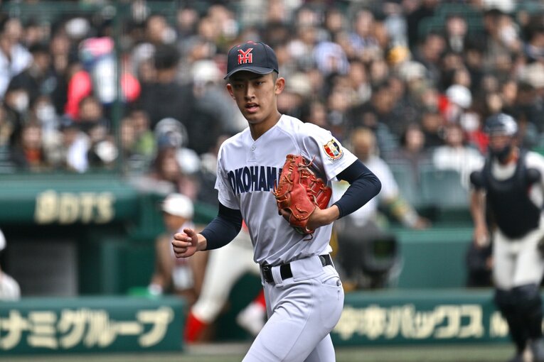 大器の評判も高かった横浜の2年生投手・織田だが、痛打される場面も目立った　©Hideki Sugiayma