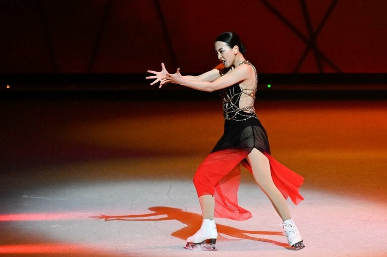 「母への永遠の愛を滑りたいな」浅田真央が明かすアイスショー『Everlasting33』に込めた“愛”「誰も見たことのない景色を届けたい」(81)