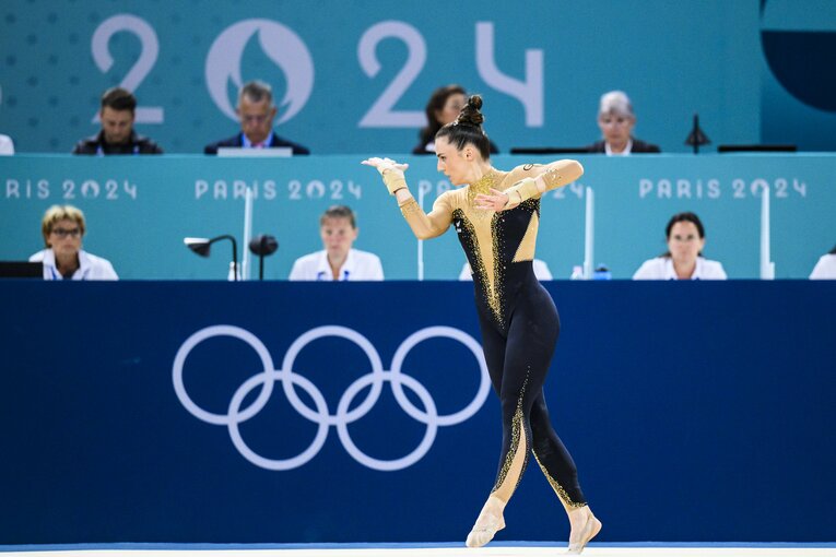 パウリーネ・シェーファーベッツの演技。今大会で、ユニタードは2選手のみの着用となった　©Getty Images