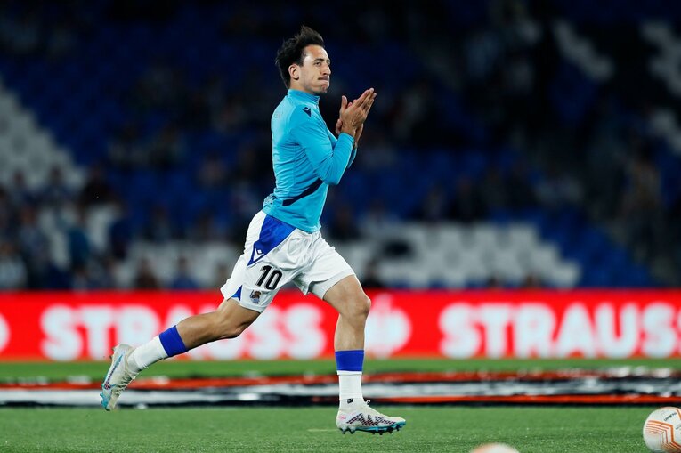 久保建英がELで味わった「先発落ち→敗退」での怒り・悲しみを撮った「タケ！と不調ソシエダサポが期待したが…」〈代表合流前にゴール〉(7)