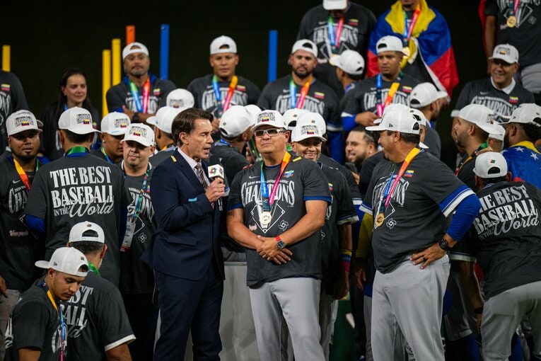 ベネズエラを初優勝に導いたオマー・ロペス監督、49歳 ©Nanae Suzuki