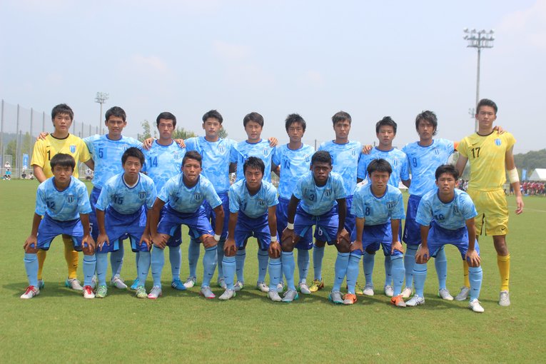 桐光学園時代のタビナス・ジェファーソン（前列右から3番目）。1つ上の世代には小川航基、イサカ・ゼインらがいた　©︎Takahito Ando