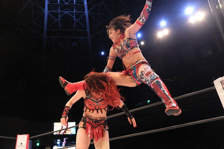 朱里vs林下詩美（2021年12月29日スターダム両国大会）　©Norihiro Hashimoto