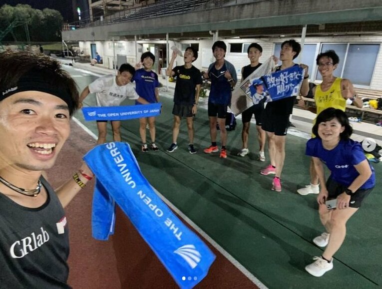 現在はランニングチーム「GRlab」を主宰する外村。多くのメンバーが参加している　本人のインスタグラムより引用