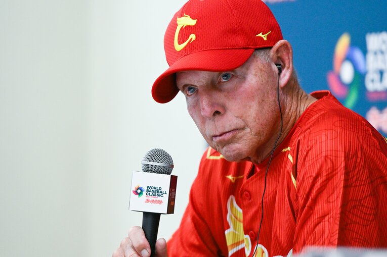 中国代表のディーン・トレーナー監督　©︎Nanae Suzuki