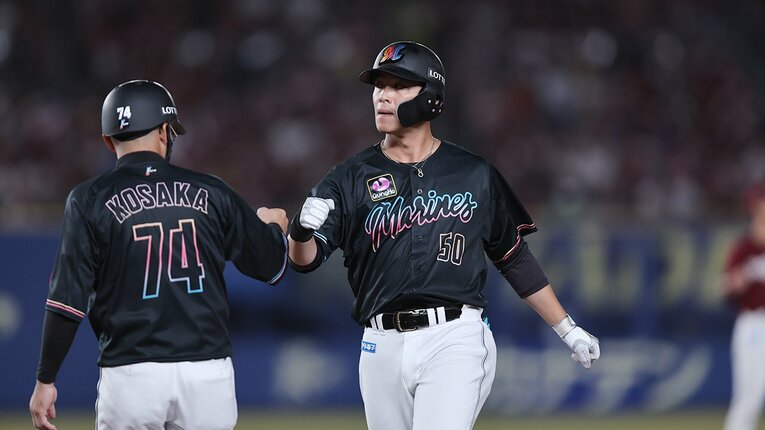 明るい性格と、ガッツ溢れるプレーでマリーンズファンも魅了する　©︎Chiba Lotte Marines