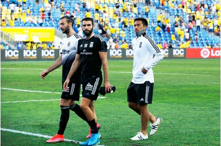 〈激写〉岡崎慎司35歳、スペイン2部から日本代表の救世主になれるか 「すごい良いヤツだよ」新天地でも愛される“侍魂”(33)