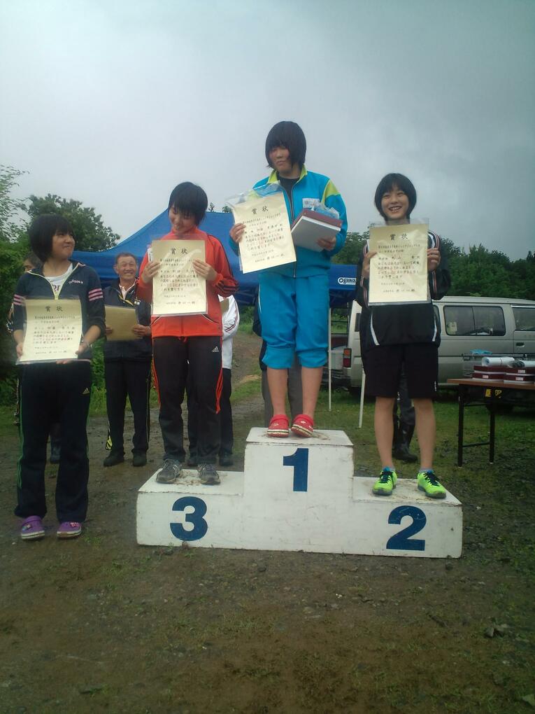 中学校時代の丸山（右）／取材対象者提供