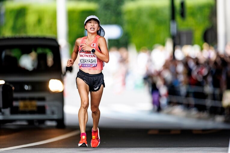 最終盤で「苦手意識があった」という上り坂を走る小林　©︎Kiichi Matsumoto