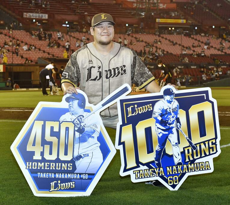 ©︎KYODO　（写真をクリックすると、西武・中村剛也のこれまでの軌跡がご覧いただけます）