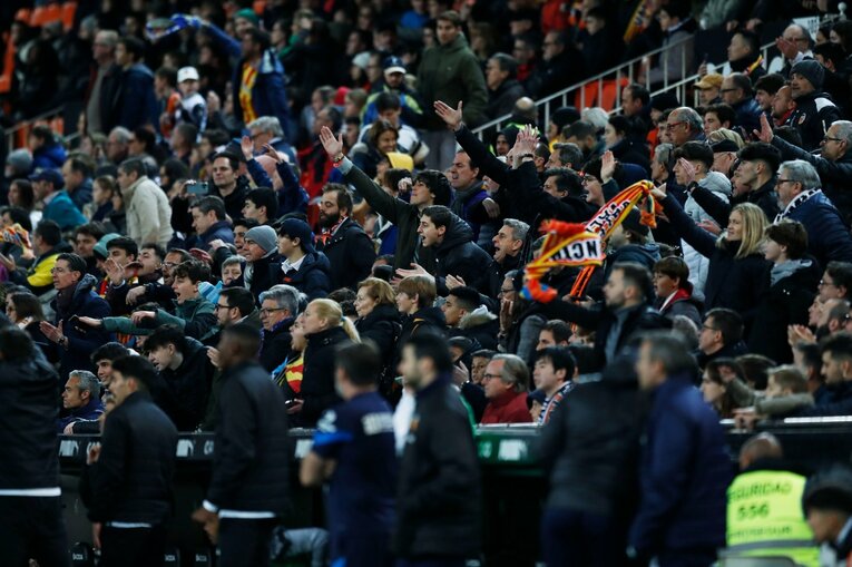 〈久保建英ソシエダ月間MVP〉敵地で憎まれるのは名が知れた証拠だが…「クボへの徹底マーク」と“1枚も撮れなかったシーン”とは(45)