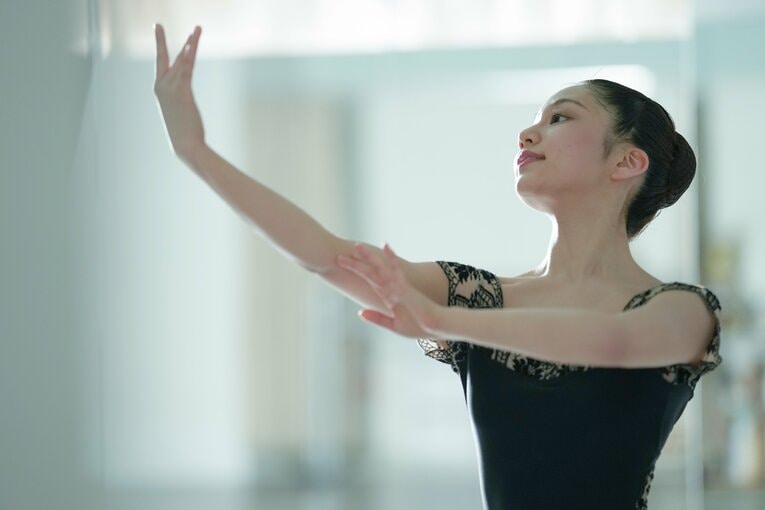 ロシアの名門・ボリショイバレエ学校から帰国した梶川陽菜さん（18歳）©︎Akito Iwamoto