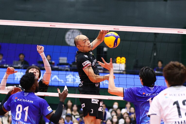 今季からウルフドッグス名古屋でプレーする深津英臣。慣れ親しんだパナソニックアリーナでのプレーを楽しんだ　©︎SV.LEAGUE