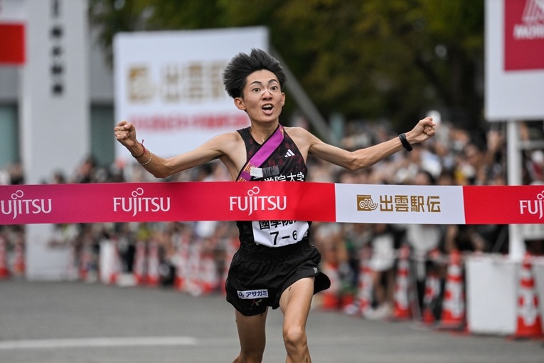 【連続写真】ゴールする平林　©Nanae Suzuki