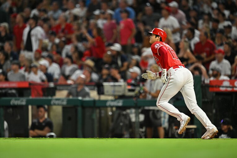 日本時間8月29日、ジャッジの前で29号を放った大谷　©Nanae Suzuki