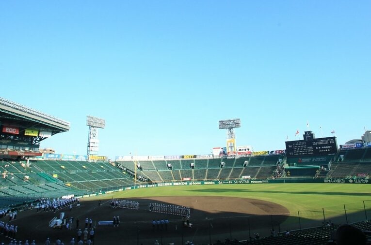 7月15日に和歌山大会の初戦で敗退した智弁和歌山を皮切りに、全国各地で強豪校が次々に敗退。波乱の様相を呈している。なぜ、次々に強豪校が敗れているのか？ ／ photograph by Katsuro Okazawa