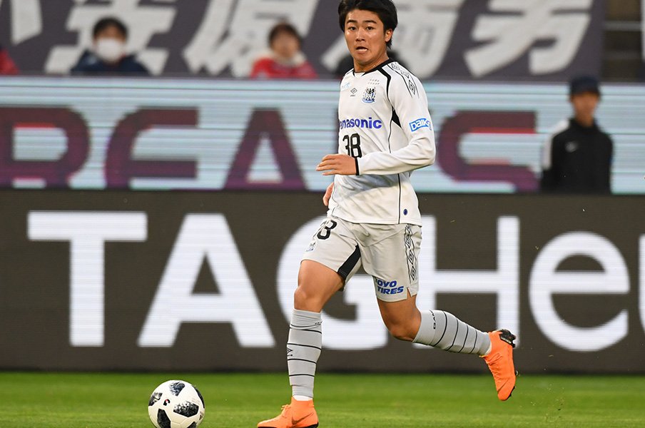 ガンバで一番シュートが上手い17歳。クルピ監督が惚れる中村敬斗の才能。<Number Web> photograph by Getty Images