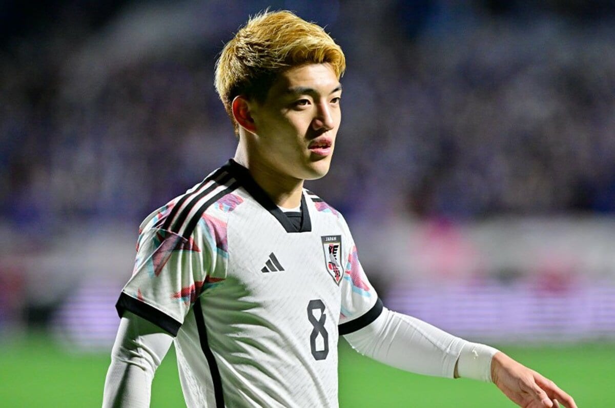 Jリーグっぽいサッカーをしている」堂安律24歳はなぜ日本代表に“ダメ