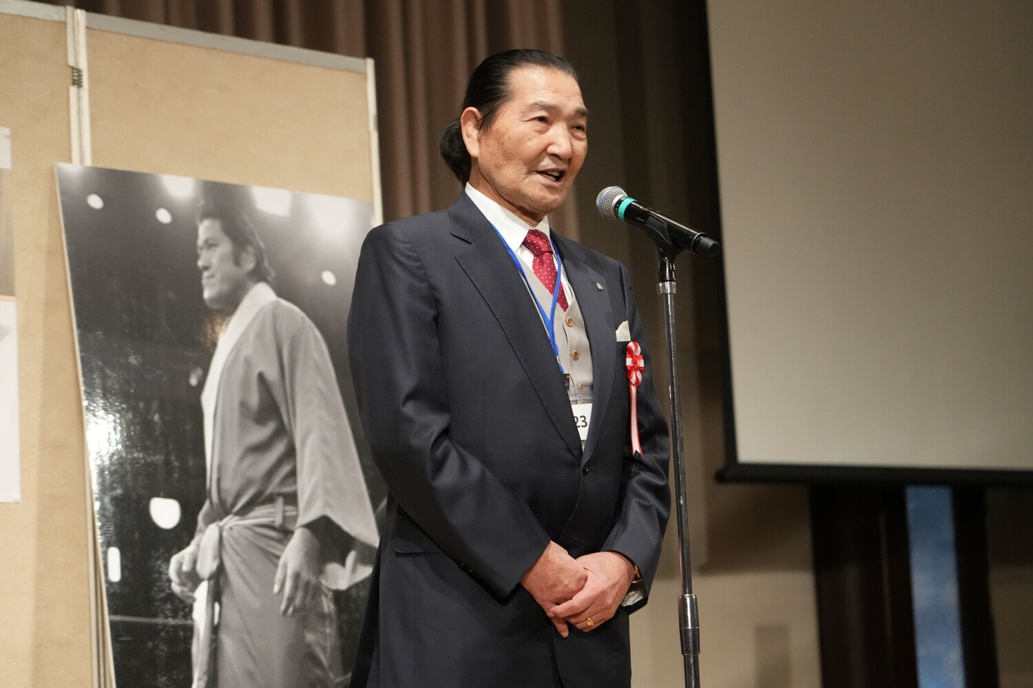 猪木との思い出を語る松浪健四郎さん　©Essei Hara