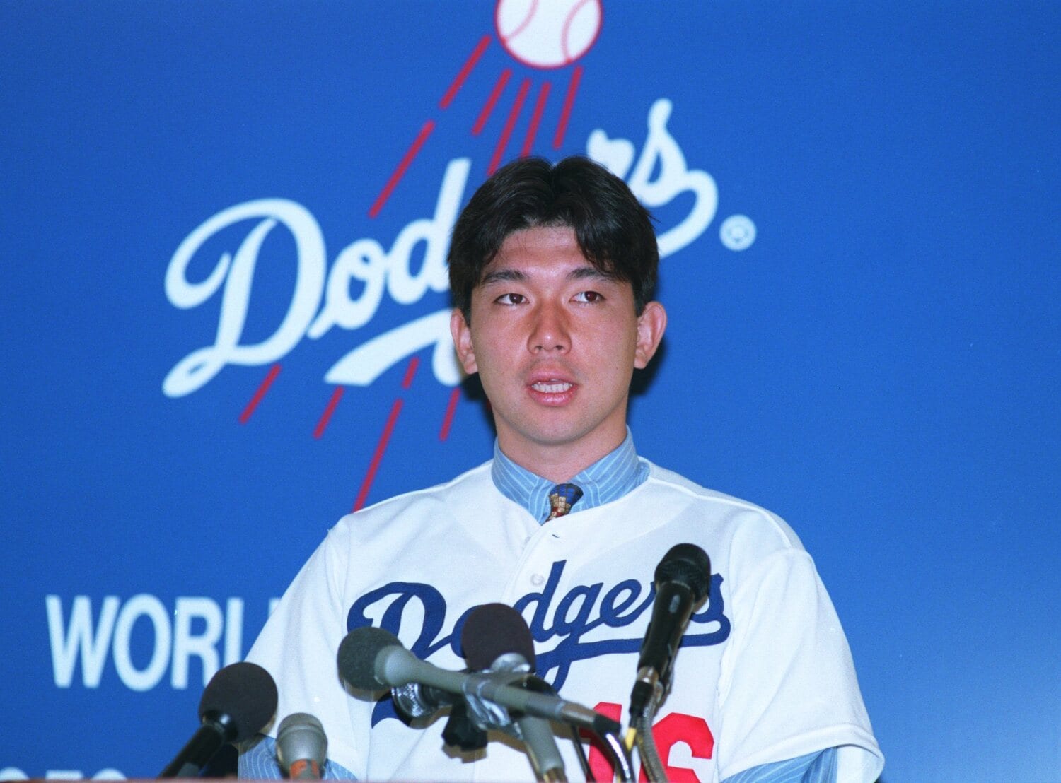 1995年2月13日に行われた野茂英雄のドジャース入団会見　©Getty Images