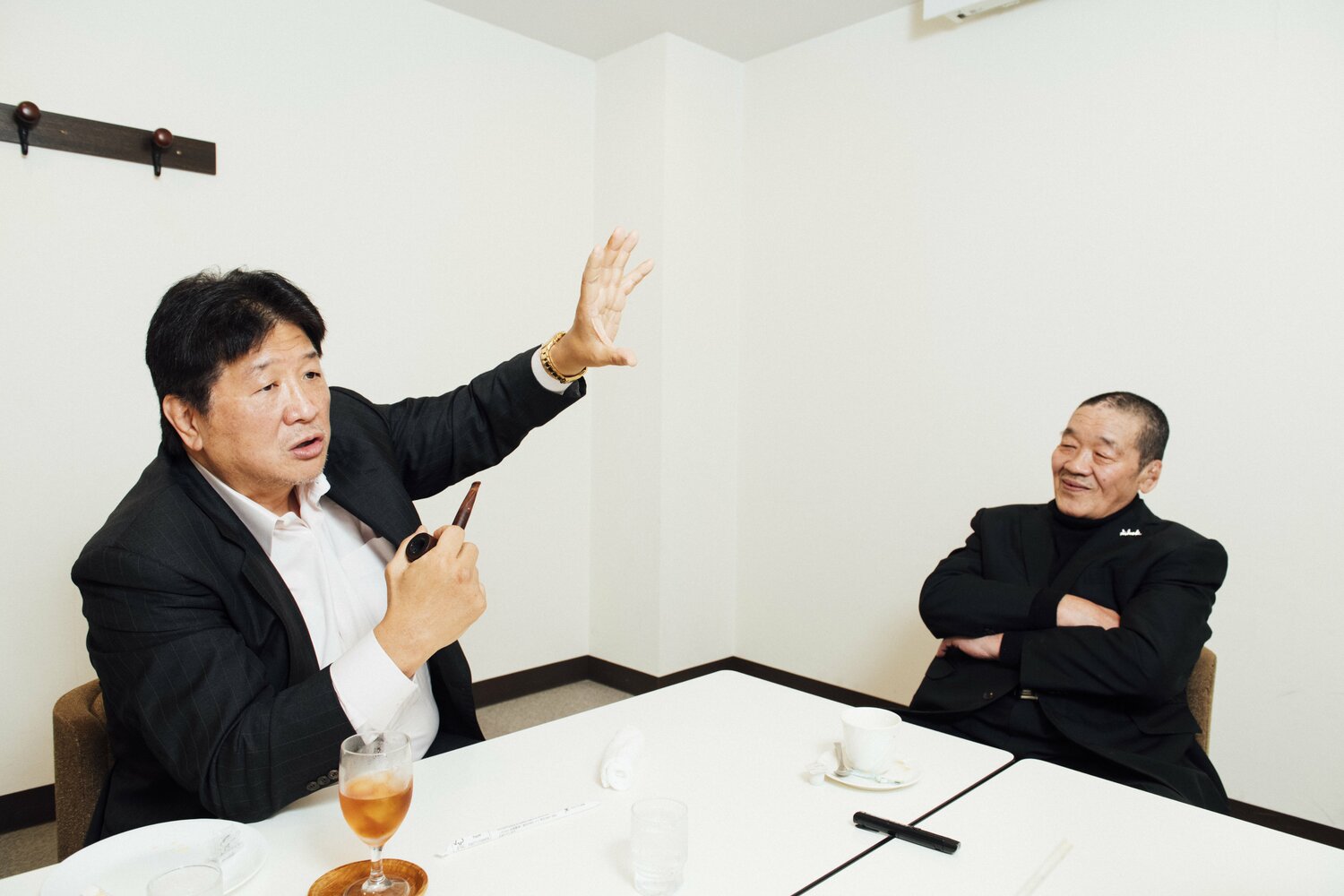 “不穏試合”の当事者・前田日明と当日セコンドについていた藤原喜明　©タイコウクニヨシ