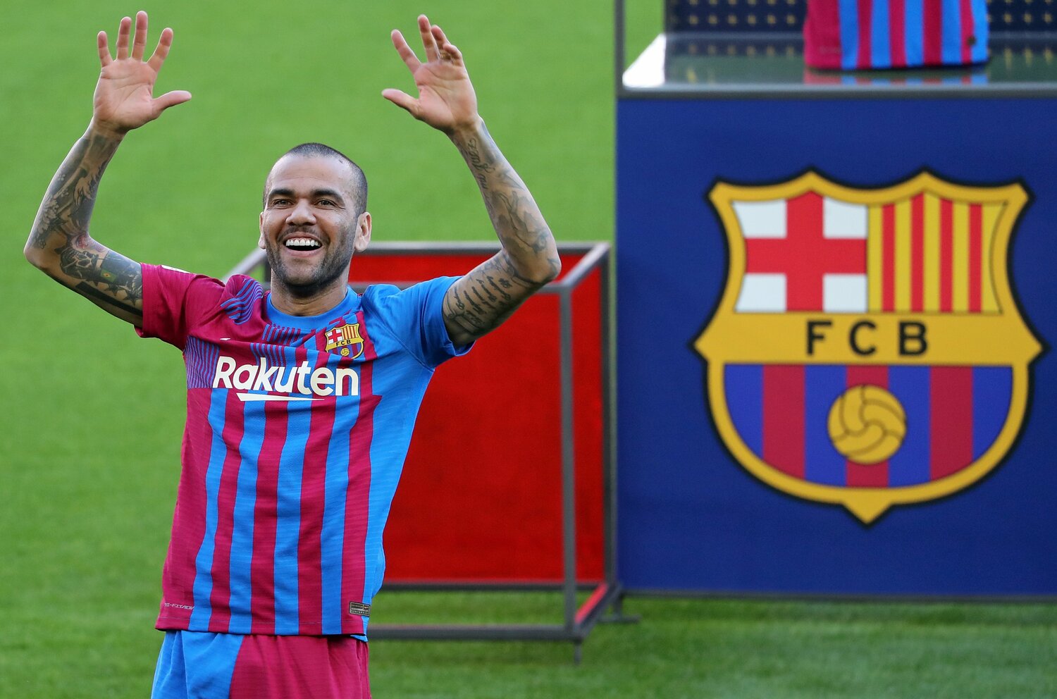 驚きの復帰を果たしたダニエウ・アウベス。勝者のメンタリティを若手に示す役割が求められる©Getty Images