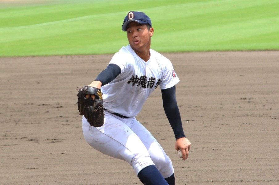 沖縄に出現「高校野球の新怪物候補」がセンバツ出場エナジックを圧倒…沖縄尚学“最速150kmの2年生左腕”とは?「太ももパンパン…カラダはすでにプロ級」<Number Web> photograph by Takarin Matsunaga