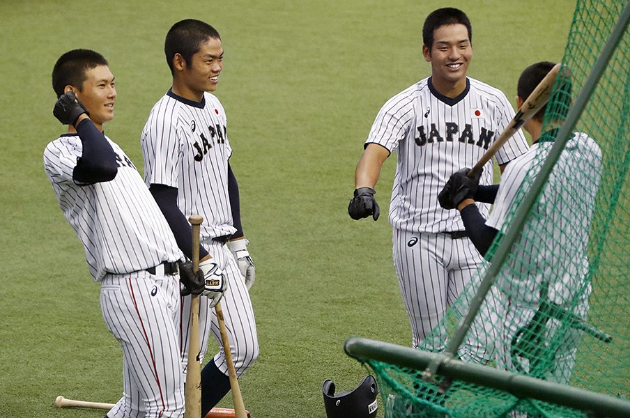 左打ち偏重は日本野球の“病”か。藤原恭大、根尾昂のU18も同傾向。＜Number Web＞ photograph by Kyodo News