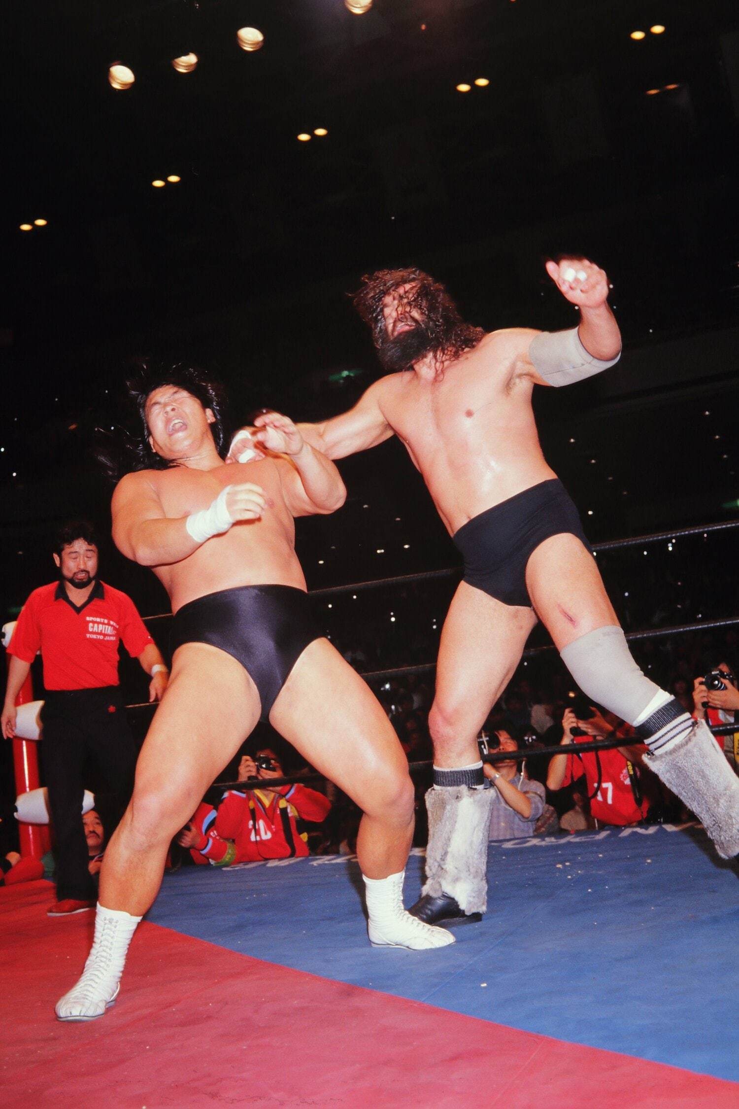 移籍前最後の試合となったタッグマッチでは長州力と初対戦　©AFLO