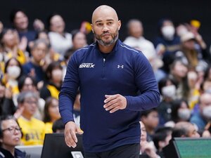 「俺たちは昨日、何をしていたんだ?」46歳でまさかの急逝…バスケBリーグ“プレーオフ決勝進出”宇都宮のヘッドコーチがチームに残したもの
