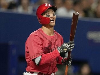 矢野雅哉の22球…日本新記録となった9月22日中日戦・第3打席の粘りに滲み出た、広島ドラ6遊撃手の生き様＜Number Web＞ photograph by KYODO