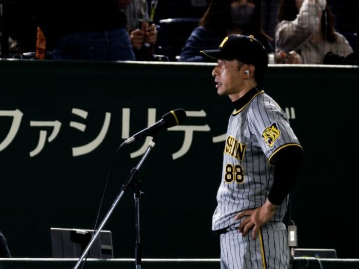 〈阪神・岡田新監督有力〉ポスト矢野が残り3試合になるまで全く報道されなかった理由は　コロナ禍のメディア統制が示す野球界の未来＜Number Web＞ photograph by Kiichi Matsumoto