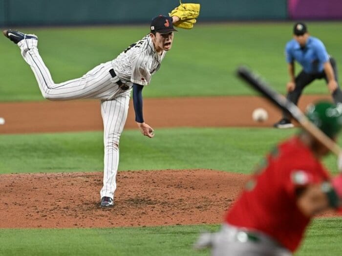佐々木朗希22歳「大谷翔平やダルビッシュ、山本由伸らとのNPB成績比較」で明確な差…早急なメジャー志向は“不利な契約”の懸念あり<Number Web> photograph by Naoya Sanuki